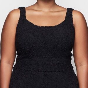 NWT NEW Skims Onyx Black Comfy Cozy Boucle Fuzzy Knit Square Neck Cropped Tank